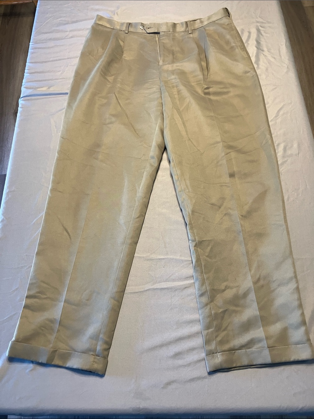 croft & barrow Men's Pleated Chino Pants in Light Khaki